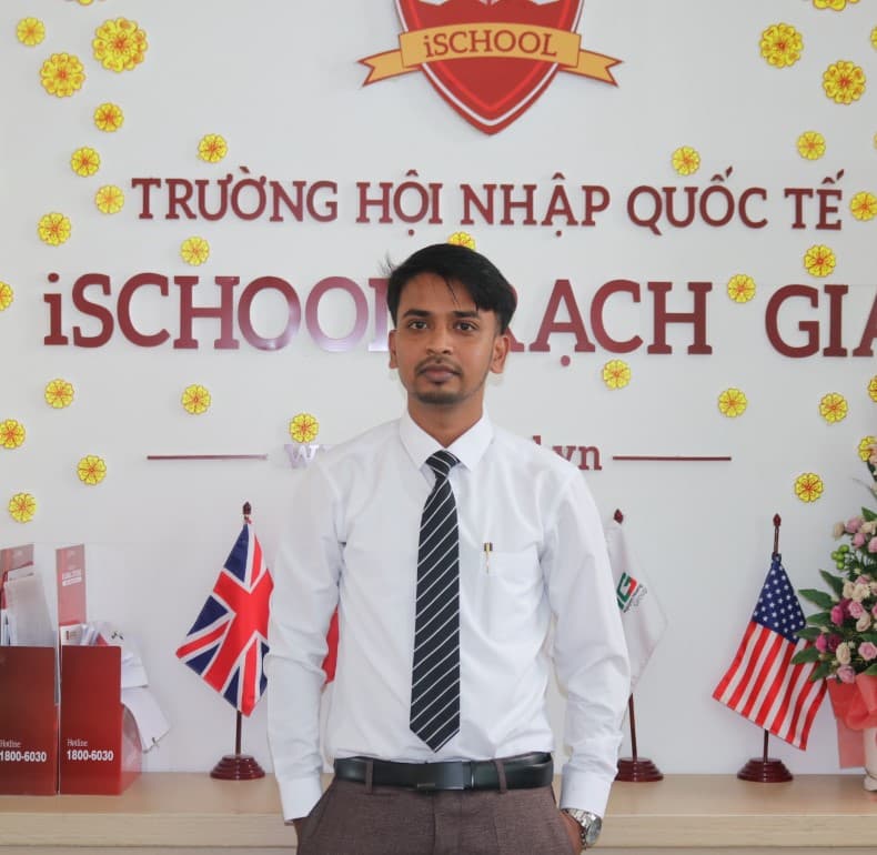 Thầy Lonare Abhilash
